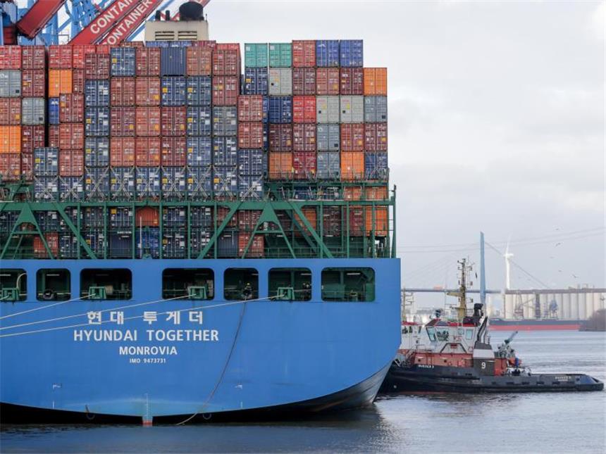 Rekordjahr für Deutschlands Exporteure Der schwache Euro half den Unternehmen ebenso wie die Erholung der Konjunktur in Europa. Foto: Axel Heimken