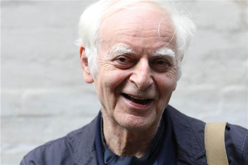 Der Schweizer Schriftsteller und Literaturwissenschaftler Adolf Muschg kennt sich gut in Japan aus und verarbeitet sein Wissen in einem neuen Roman. Foto: Christian Charisius