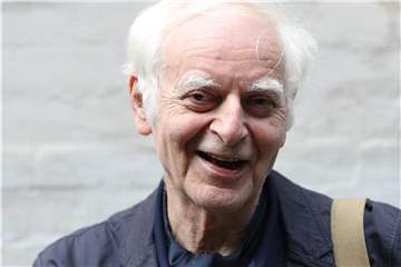 Der Schweizer Schriftsteller und Literaturwissenschaftler Adolf Muschg kennt sich gut in Japan aus und verarbeitet sein Wissen in einem neuen Roman. Foto: Christian Charisius