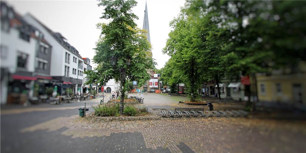 Marktumbau ist fix – Düsseldorf bewilligt fast 3 Millionen Euro Marktplatz Schwerte mit St. Viktor-Kirche