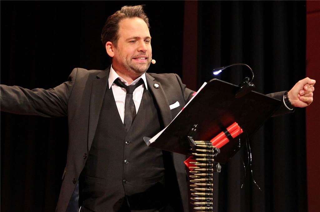 Evangelische Kirche Selm feiert 100-jähriges Bestehen mit ganz besonderen Gästen Der Selmer Kulturpreisträger Christoph Tiemann ist einer der Akteure der Konzert- und Kabarettveranstaltungen anlässlich des 100-jährigen Bestehens der evangelischen Kirchengemeinde Selm.