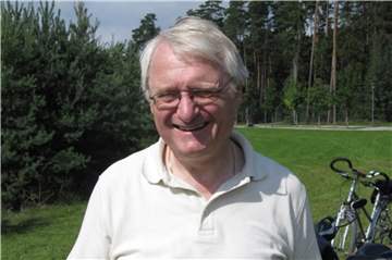 Der Seniorenbeirat um Karl-Heinz Bartsch bietet einen Fahrdienst für Senioren über 80 Jahren aus der Gemeinde Ascheberg an, um sie zum Impfzentrum nach Dülmen zu bringen. 