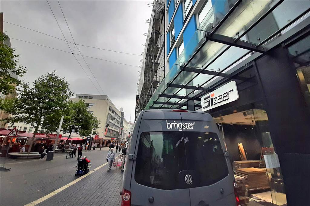 Modekette gibt Laden am Westenhellweg auf - Lokal wird leergeräumt Der Sizeer-Laden im Lensing-Carrée am Westenhellweg