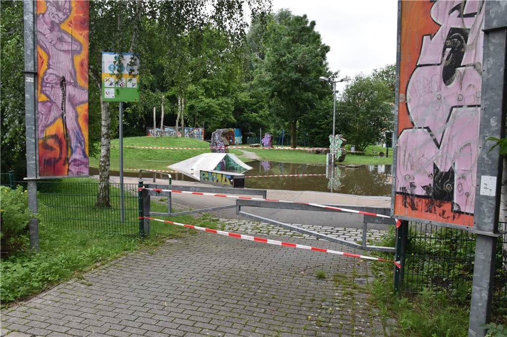 Der Skatepark in Scharnhorst steht unter Wasser. Wann der Park wieder benutzt werden kann, ist nicht klar.