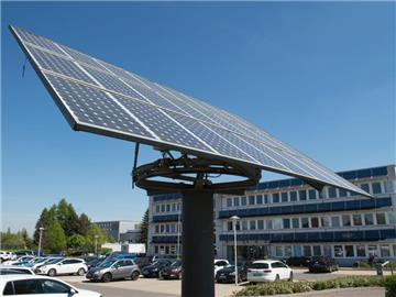 Der Solarworld-Standort in Freiberg. Am Wochenende war bekannt geworden, dass in Freiberg nur 283 von über 1000 Jobs erhalten bleiben sollen. Foto: Sebastian Kahnert