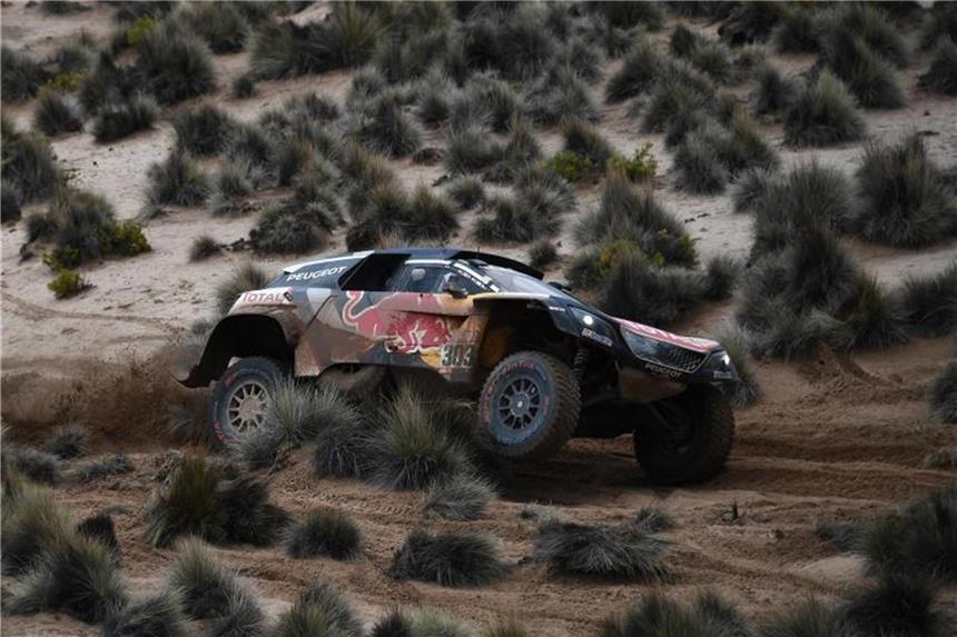 Rallye Dakar: Sainz übernimmt Führung Der Spanier Carlos Sainz gewann die 7. Etappe der Rallye Dakar. Foto: Franck Fife
