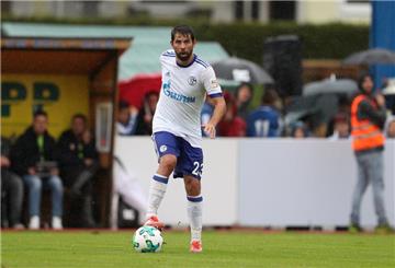 Der Spanier Coke wird dem FC Schalke 04 erhalten bleiben und stellt sich dem Konkurrenzkampf.