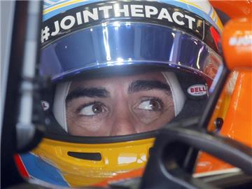 Der Spanier Fernando Alonso hat für 2018 noch keinen Vertrag. Foto: Efrem Lukatsky