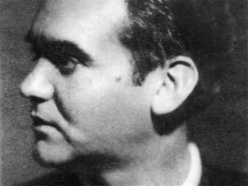 Experten wollen Geheimnis um Lorcas Grab lüften Der spanische Dichter Federico García Lorca (1936). Foto: dpa