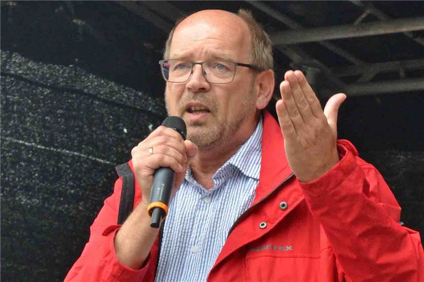 Schmeltzer fordert Luftfilter in Schulen: „Eltern beklagen sich zurecht“ Der SPD-Landtagsabgeordnete Rainer Schmeltzer (r.) fordert Luftfilter für die Schulen in NRW.