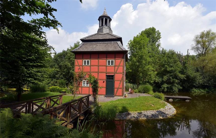 Zwei Legenden von Goldfeuern in Lünen Der Spieker in Niederaden im Juli 2017