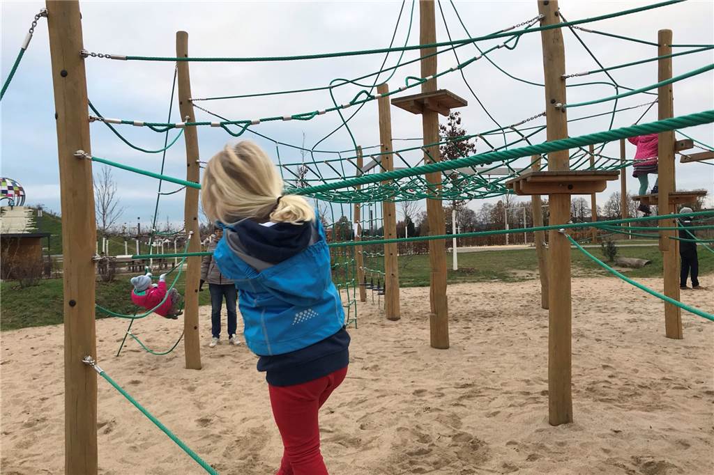 Toilette im Auenpark: Stadt Selm nennt Datum für die Reparatur Der Spielpatz ist ein beliebtes Ziel im Auenpark - umso problematischer, dass dringende Bedürfnisse der Gäste derzeit nicht erledigt werden können.