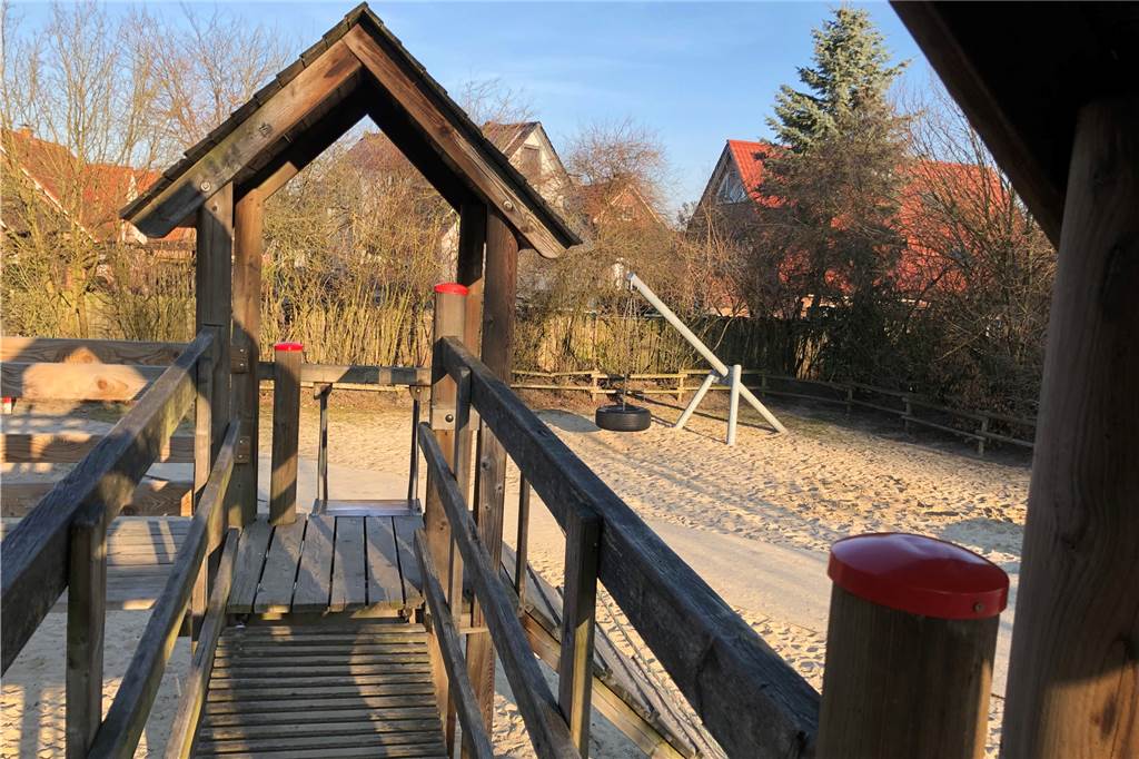 Stadt Olfen gibt sechsstelligen Betrag für neue Spielgeräte aus Der Spielplatz an der Lise-Meitner-Straße im Baugebiet Eckernkamp bekommt neue Spielgeräte. Die Reifenschaukel und die Doppelschaukel bleiben aber stehen.