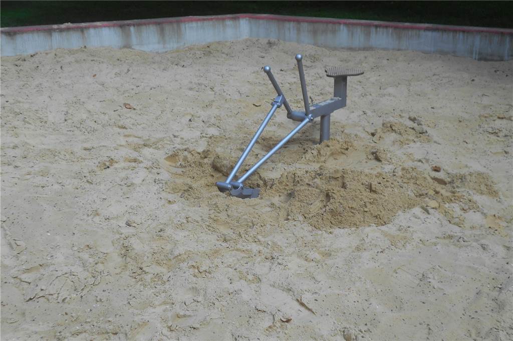 Der Spielplatz im Volkspark erhielt aufgrund der schlechten Bewertung einen Sandbagger.