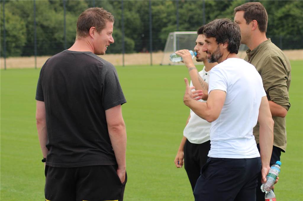 BVB-NLZ-Chef Thomas Broich : „Es geht darum, den nächsten Lars Ricken zu finden“ Thomas Broich redet mit Mike Tullberg.