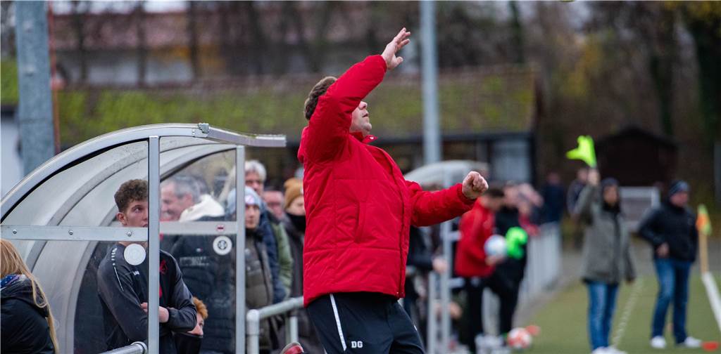 FC Overberge stellt neue Trainer vor: Einer hat FCO-Vergangenheit, der andere kommt vom VfL Kamen Der Sportliche Leiter des FC Overberge, Damian Glombik, hat die Fühler nach einem neuen Trainerduo ausgestreckt - und er ist inzwischen fündig geworden.