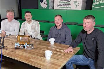 Levent Oral (Mitte) erzielte zuletzt im Derby gegen Röllinghausen alle drei Treffer für den FC/JS Hillerheide.