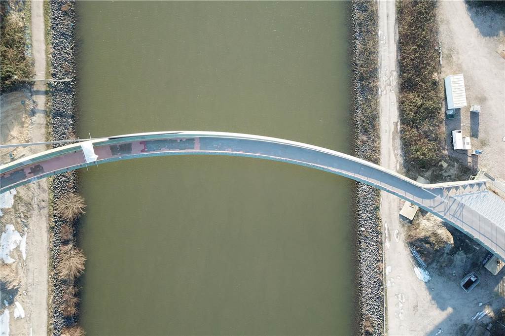 Sprung über die Emscher: Wann die Mega-Brücke fertig wird und