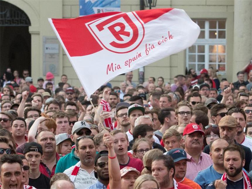 Jahn Regensburg stemmt sich gegen Investor Der SSV Jahn Regensburg erwägt einen Kauf der Anteile von Investor Schober. Foto: Armin Weigel