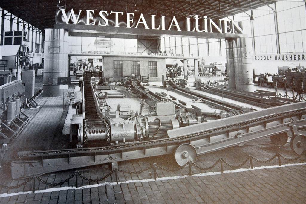 Eisenhütte Westfalia bis Caterpillar: Ehemalige Mitarbeiter betroffen über Schließungs-Pläne Werksansicht der alten Eisenhütte Westfalia um 1840.