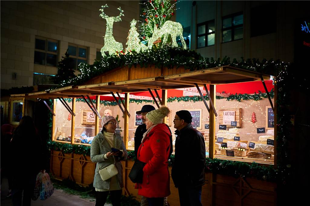 Die 5 außergewöhnlichsten Essensbuden auf dem Weihnachtsmarkt Der Cannoli-Stand steht auf dem Alten Markt.