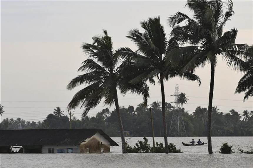 Nach Monsun Urlaub in Kerala gut planen Der südindische Bundesstaat Kerala wurde im August von sintflutartigen Regenfällen heimgesucht. Noch ist die Infrastruktur nicht vollständig wieder hergestellt. Foto: Aijaz Rahi/AP