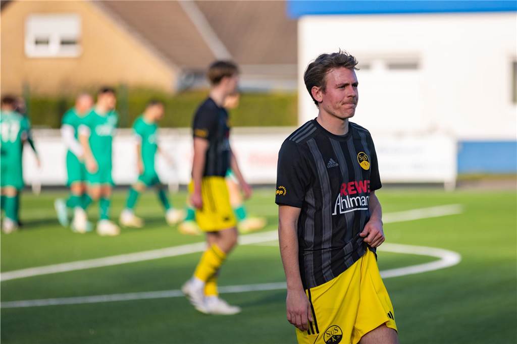 Abstiegskampf in der Kreisliga A2 Unna-Hamm spitzt sich zu Frustrierter Kaiserau-Spieler.