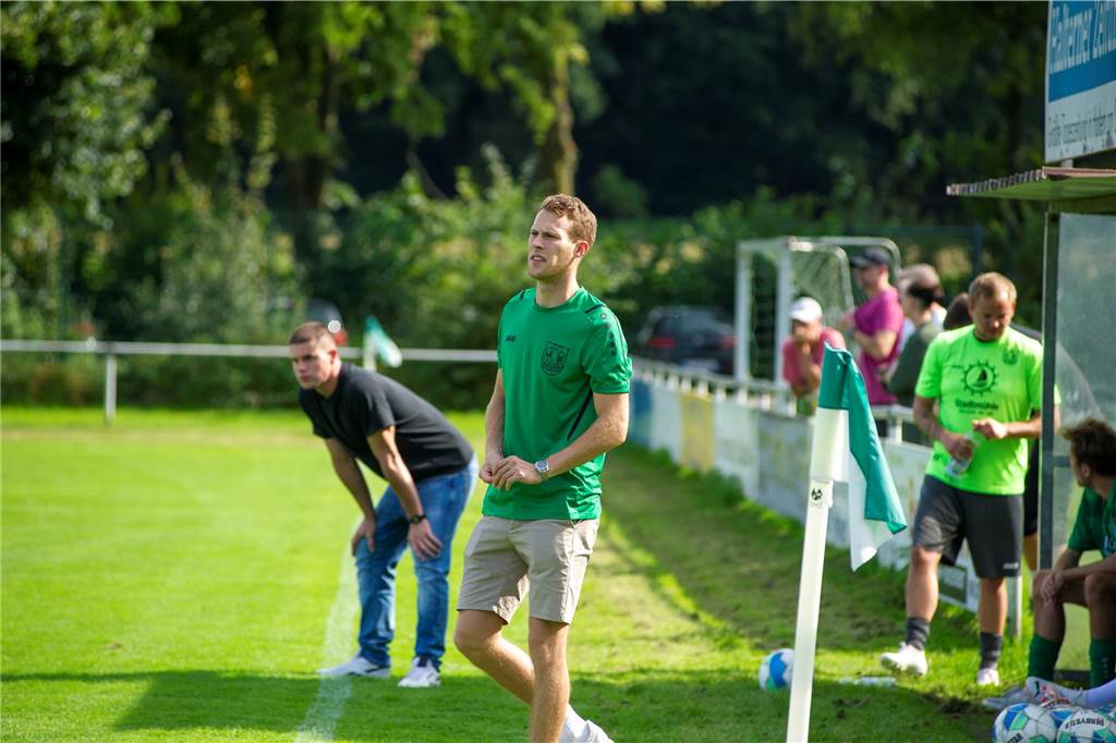 Der SV Bossendorf hat am vierten Spieltag erstmals gewonnen und den 1. FC Preußen Hochlarmark mit 6:0 geschlagen.