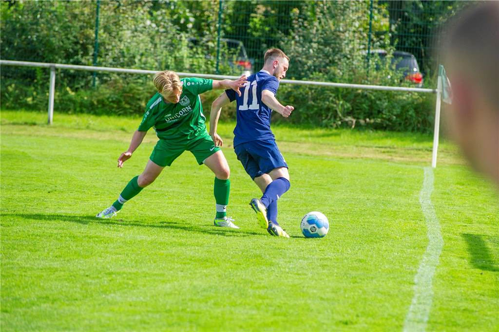 Der SV Bossendorf hat am vierten Spieltag erstmals gewonnen und den 1. FC Preußen Hochlarmark mit 6:0 geschlagen.