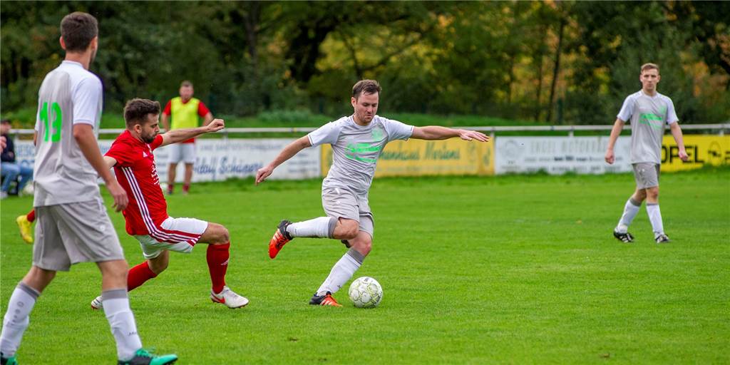 Trainer-Schreckmoment in Hullern - Bossendorf verliert nicht nur das Spiel Der SV Bossendorf hat gegen den TuS Henrichenburg verloren.