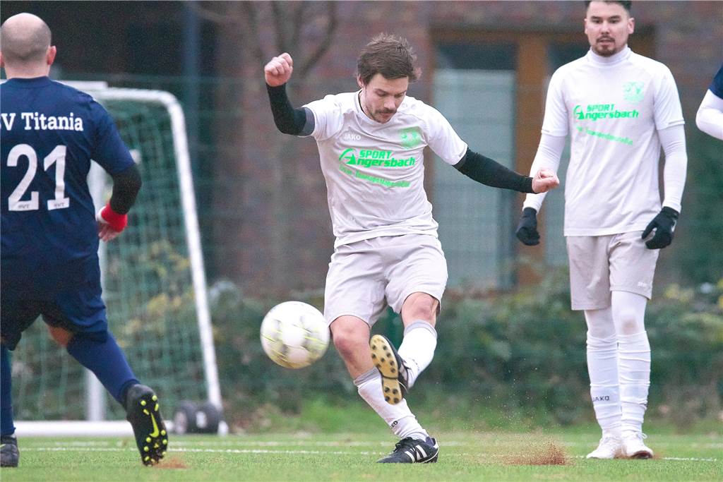 Der SV Bossendorf musste sich trotz guter Leistung dem SV Titania Erkenschwick um Ex-TuS-Trainer Timo Ostdorf mit 1:2 geschlagen geben.