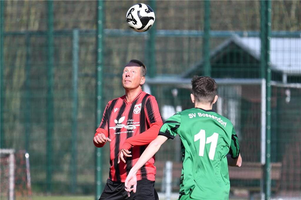 Spielszene zwischen SV Hullern und SV Bossendorf 2