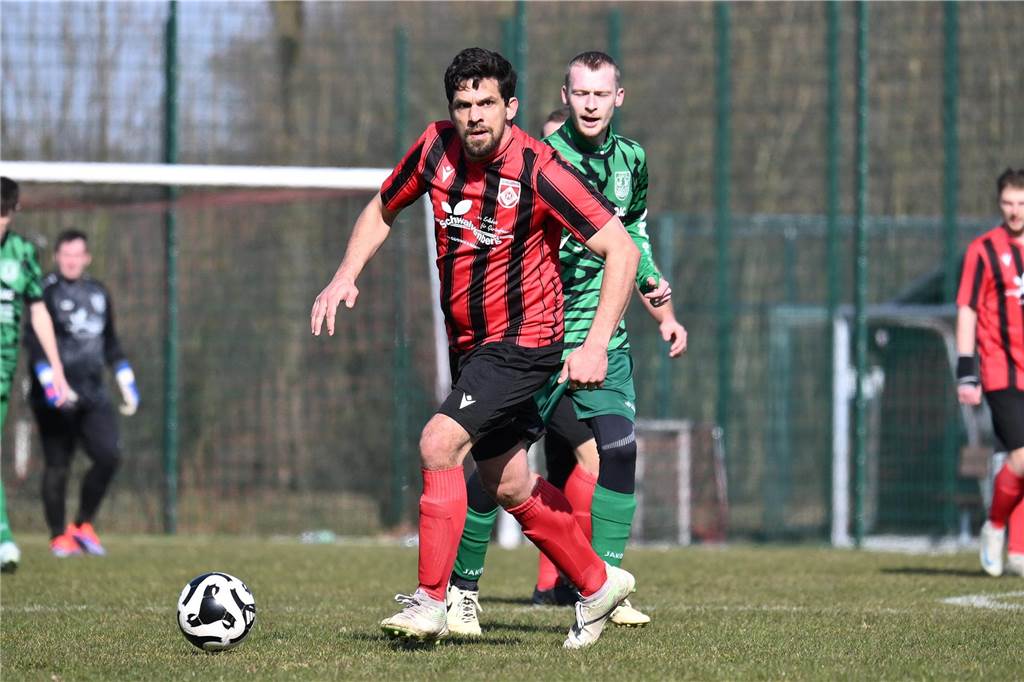 Spielszene zwischen SV Hullern und SV Bossendorf 2