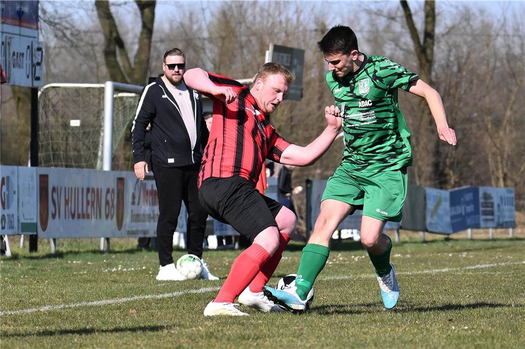 Spielszene zwischen SV Hullern und SV Bossendorf 2