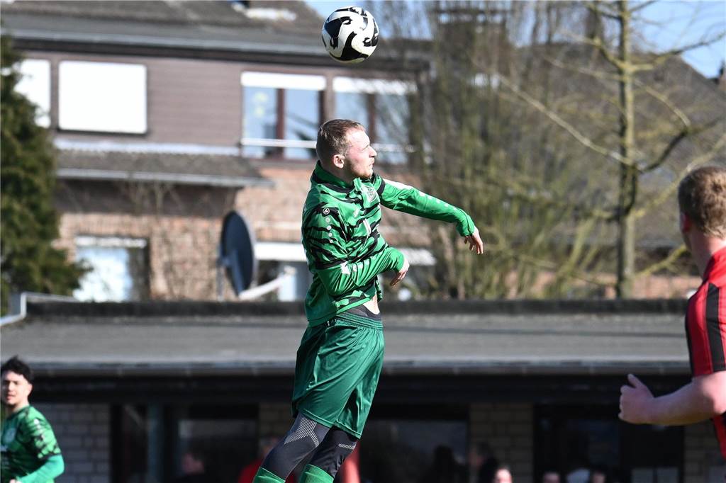 Spielszene zwischen SV Hullern und SV Bossendorf 2