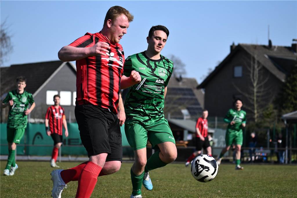 Spielszene zwischen SV Hullern und SV Bossendorf 2