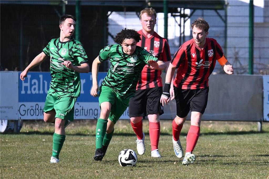 Spielszene zwischen SV Hullern und SV Bossendorf 2