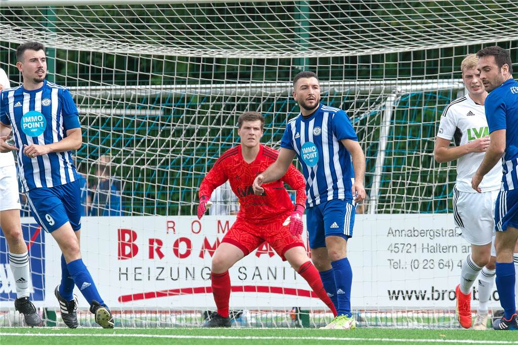 Der SV Lippramsdorf setzte sich bei der diesjährigen Stadtmeisterschaft im Spiel um Platz drei durch ein Tor von Florian Bronzel mit 1:0 gegen den ETuS Haltern durch.