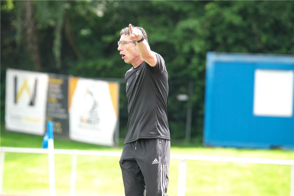 Der SV Lippramsdorf setzte sich bei der diesjährigen Stadtmeisterschaft im Spiel um Platz drei durch ein Tor von Florian Bronzel mit 1:0 gegen den ETuS Haltern durch.