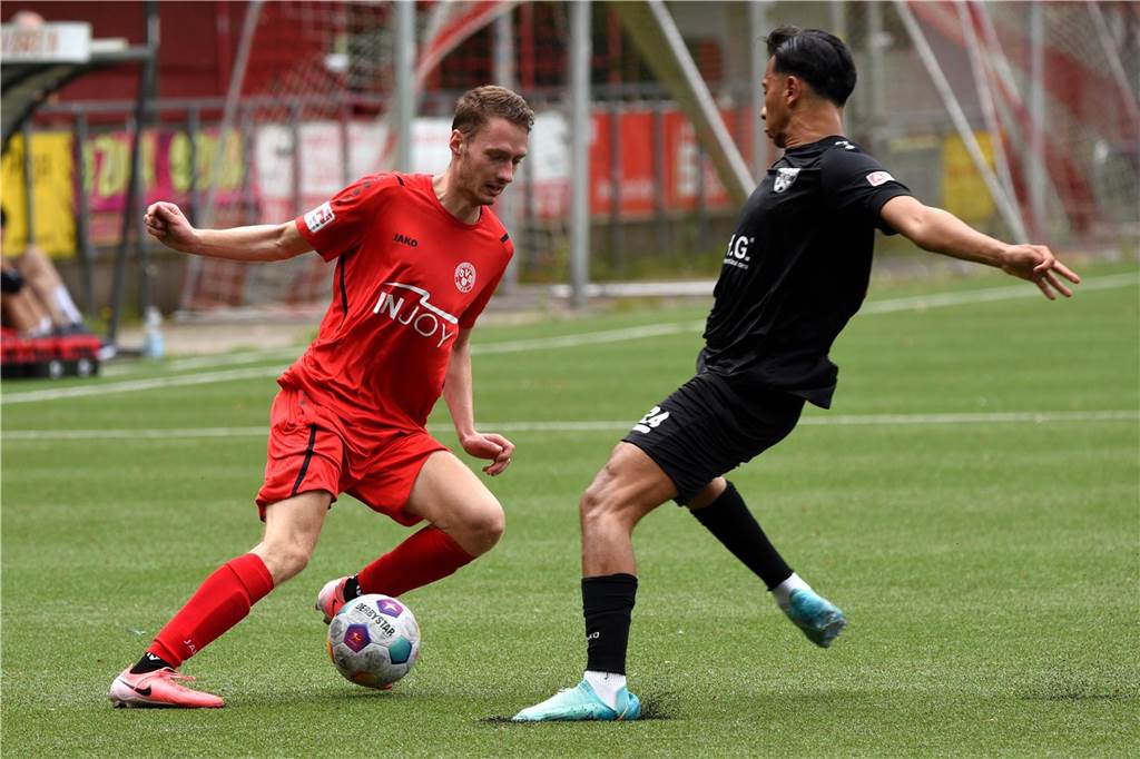 Der SV Schermbeck behauptet sich im Oberliga-Duell gegen den Mülheimer FC. mit 3:0