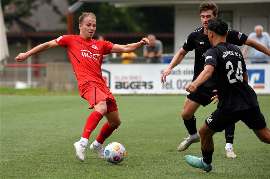Der SV Schermbeck behauptet sich im Oberliga-Duell gegen den Mülheimer FC. mit 3:0