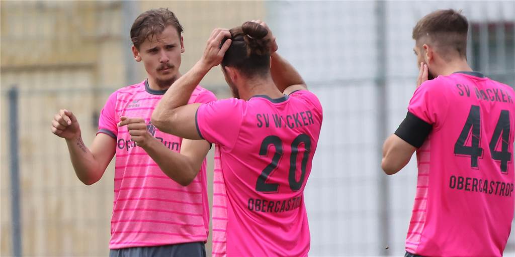Ersatztorwart muss im Sturm aushelfen: Wacker Obercastrop verliert Testspiel - und drei Spieler Der SV Wacker Obercastrop verlor das Testspiel bei Landesligist Spvg Horsthausen.