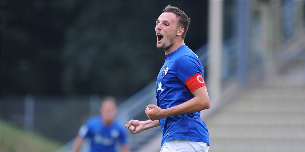 Der SV Wacker Obercastrop verpflichtet einen Ex-Teamkollegen von Michael Esser Der SV Wacker Obercastrop verpflichtet einen Ex-Teamkollegen des Castrop-Rauxeler Profi-Torwarts Michael Esser (Hannover 96). Die beiden spielten gemeinsam beim VfL Bochum II in der Regionalliga.