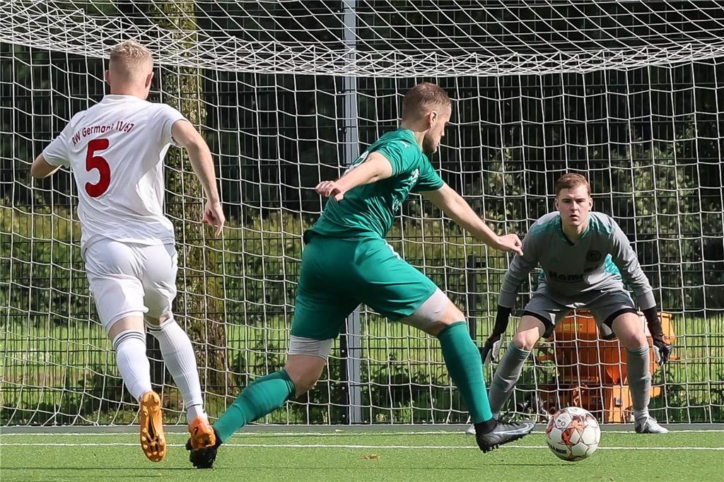 Fast alle Dortmunder Teams mit Siegen am Wochenende: Die besten Fotos vom Wochenende Der SV Westrich gewann das Kreisliga-A-Topspiel gegen RW Germania.