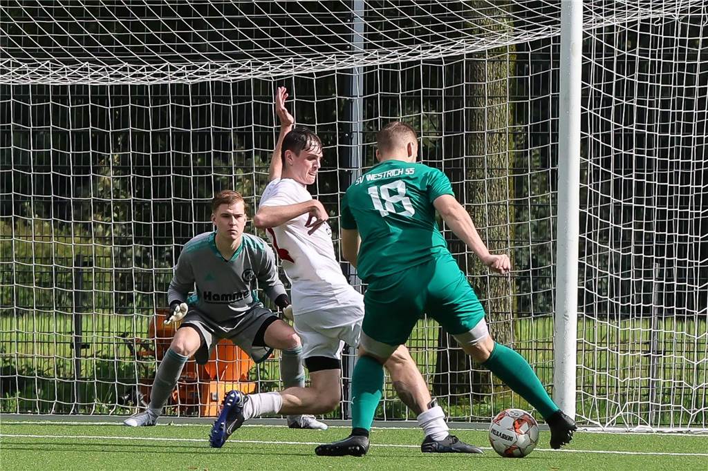 Der SV Westrich gewann das Kreisliga-A-Topspiel gegen RW Germania.