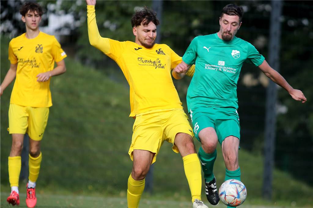 Kirchhörder SC patzt im falschen Moment: Alle Dortmunder Bezirksliga-Spiele in der Übersicht Der SV Westrich (grün) und Mengede 08/20 (gelb) gewannen ihre Partien jeweils.