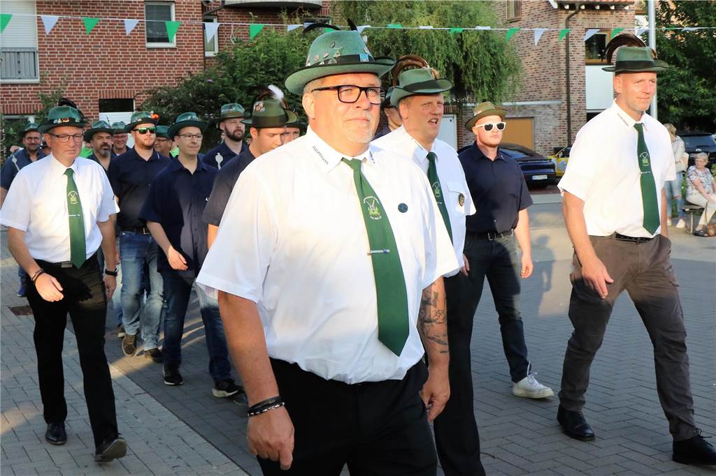 Schützen marschieren auf