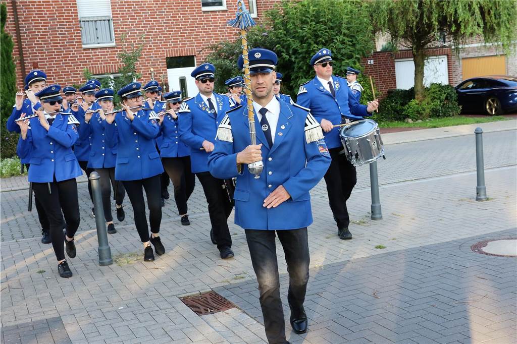 Schützen marschieren auf