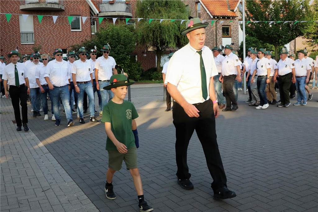Schützen marschieren auf