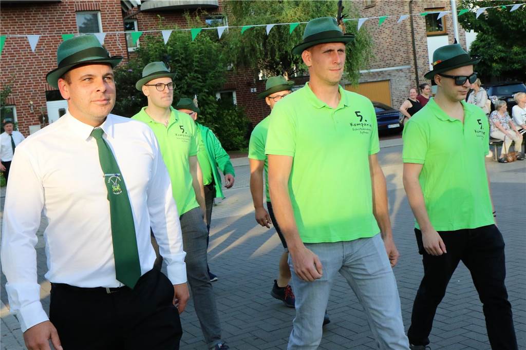 Schützen marschieren auf